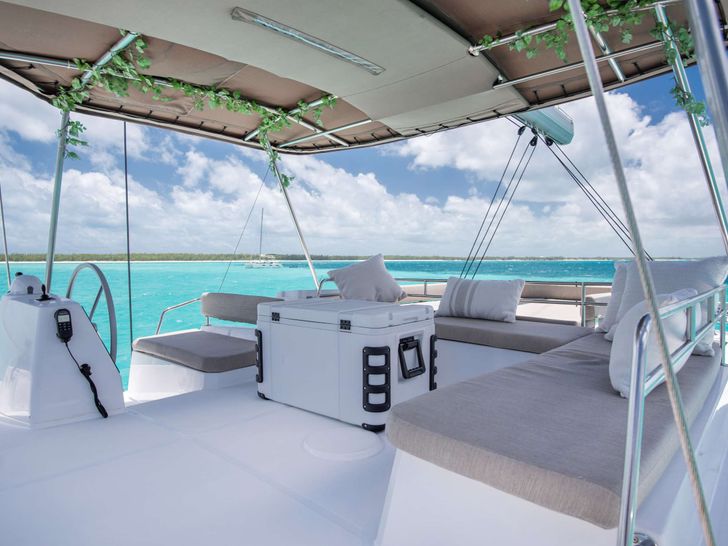 BELLA - Flybridge BELLA - Flybridge