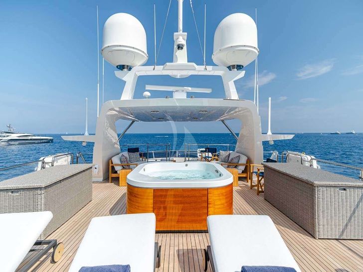 JUS CHILLN 3 - Sun Deck JUS CHILLN 3 - Sun Deck