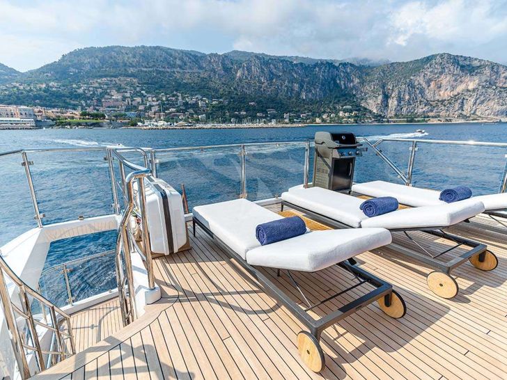 JUS CHILLN 3 - un Deck Aft JUS CHILLN 3 - un Deck Aft