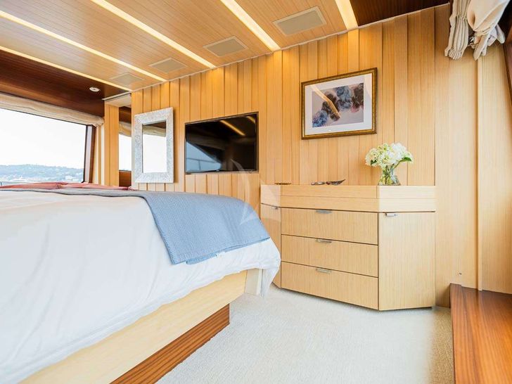 JUS CHILLN 3 - Master Stateroom JUS CHILLN 3 - Master Stateroom