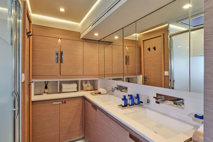 Charter Yacht ELLY - Fountaine Pajot Power 67 - 4 Cabins - Athens - Mykonos - Paros - Cyclades - Greece