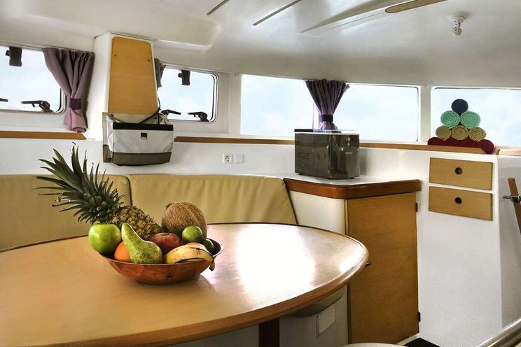 Charter Yacht TIMAIAO 2 - 3 Cabins - Lagoon 40 - Grenadines