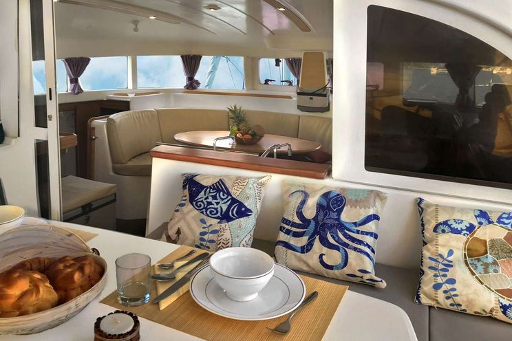 Charter Yacht TIMAIAO 2 - 3 Cabins - Lagoon 40 - Grenadines