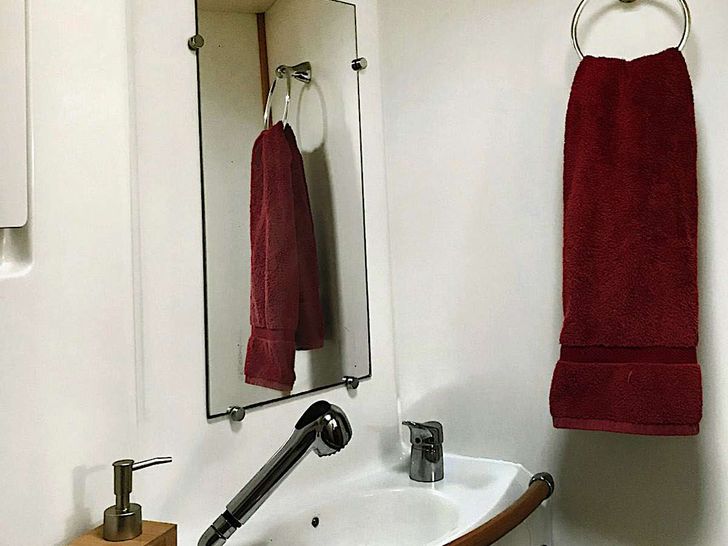 Guest head Guest head