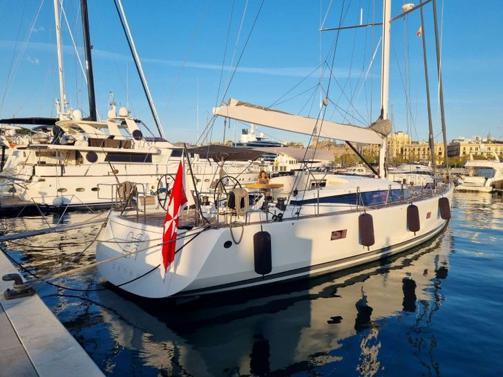 AENEA - CNB Bordeaux 76,main profile,yacht docked
