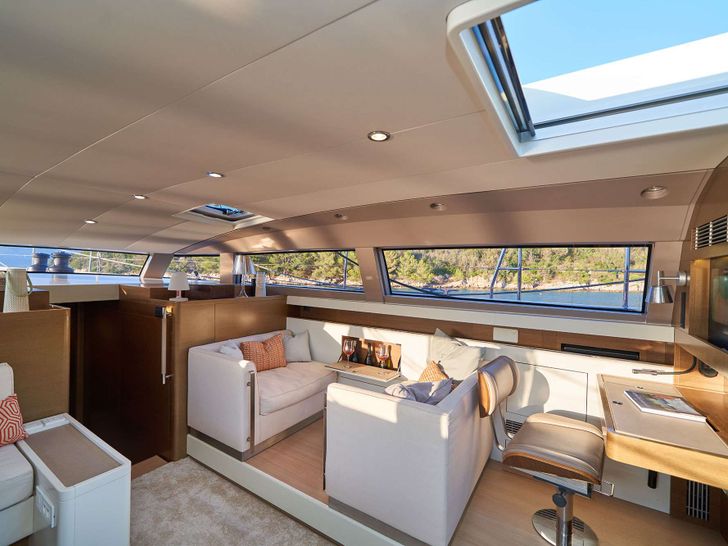 AENEA CNB Bordeaux 76 - saloon seating AENEA CNB Bordeaux 76 - saloon seating