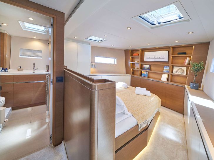 AENEA CNB Bordeaux 76 - master cabin AENEA CNB Bordeaux 76 - master cabin