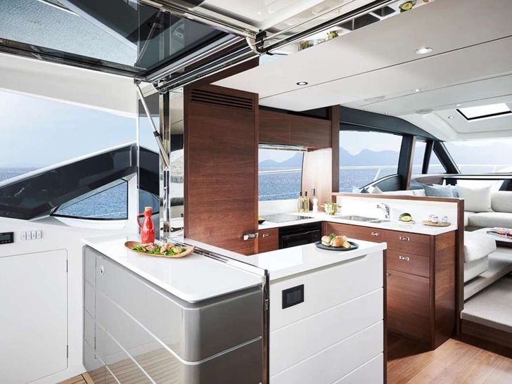 CHAMELEON 3 - Princess S66,galley CHAMELEON 3 - Princess S66,galley