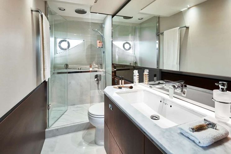 Charter Yacht CHAMELEON 3 - Princess S66 - 4 Cabins - Fort Lauderdale - Florida East Coast - Bahamas