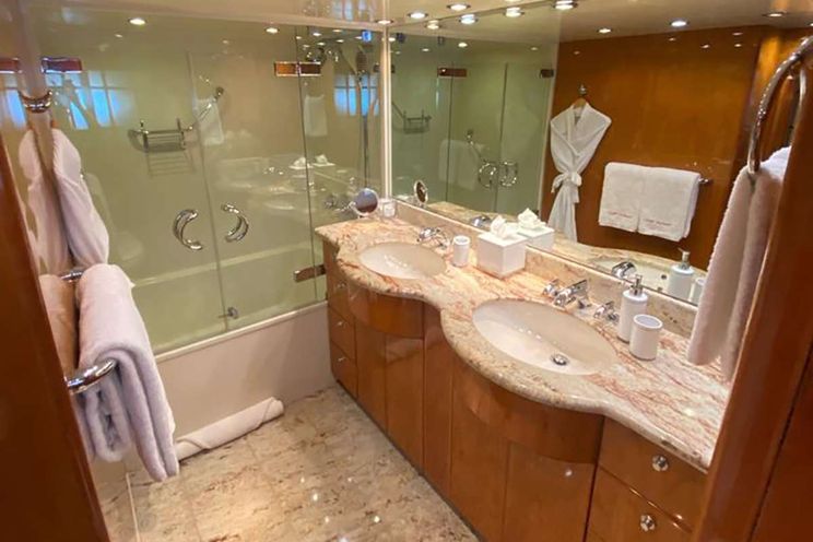 Charter Yacht SLIPAWAY - Hargrave 92 - 4 Cabins - Fort Lauderdale - Florida East Coast - Bahamas