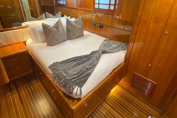 Charter Yacht SLIPAWAY - Hargrave 92 - 4 Cabins - Fort Lauderdale - Florida East Coast - Bahamas