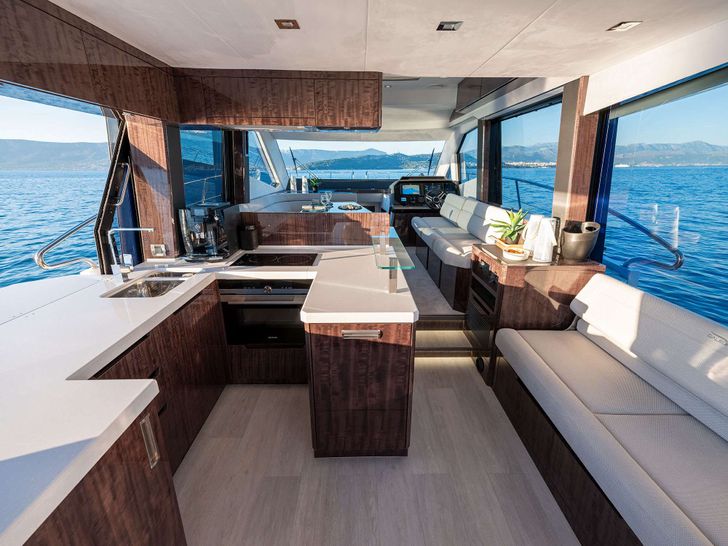 CHAMP ATLANTIS Galeon 500 Fly - galley CHAMP ATLANTIS Galeon 500 Fly - galley