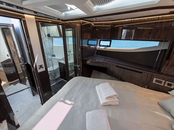 CHAMP ATLANTIS Galeon 500 Fly - VIP cabin CHAMP ATLANTIS Galeon 500 Fly - VIP cabin