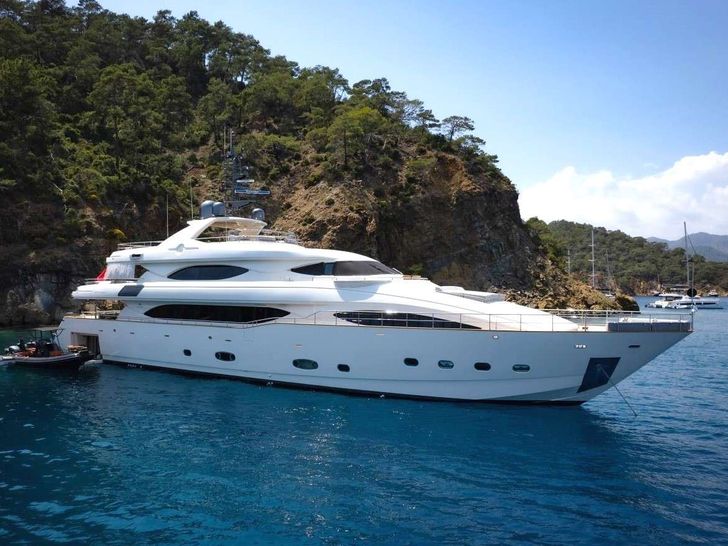 ARIELA - at anchor ARIELA - at anchor