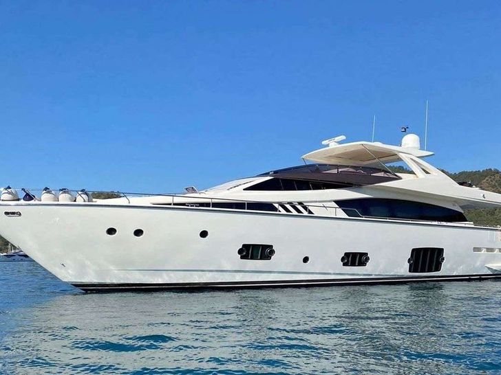 REINE DES COEURS 25m Ferretti Motor Yacht