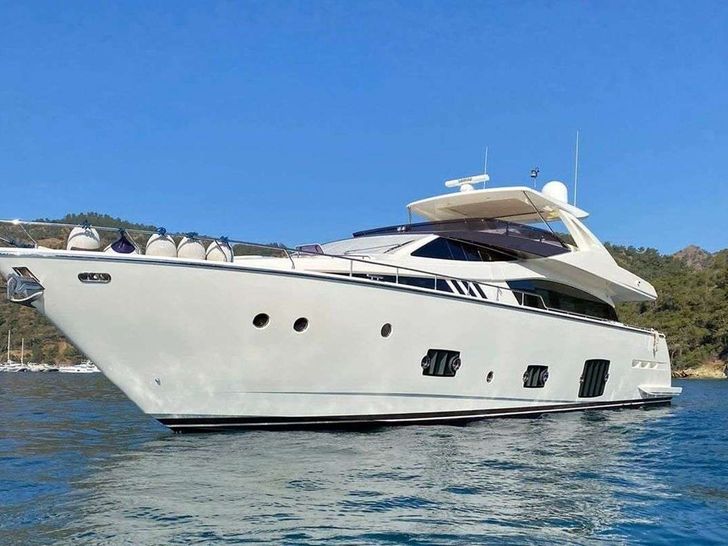 REINE DES COEURS 25m Ferretti Motor Yacht REINE DES COEURS 25m Ferretti Motor Yacht