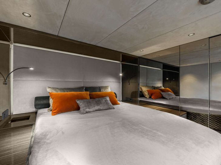 YLIME Sunreef 60 - VIP cabin YLIME Sunreef 60 - VIP cabin