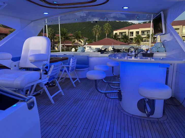 ISLAND GIRL Westport 112 Crewed Motor Yacht Flybridge