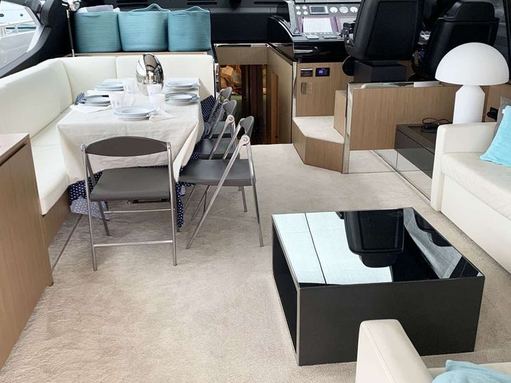 CHILUCE - Riva 76 ft,dining area