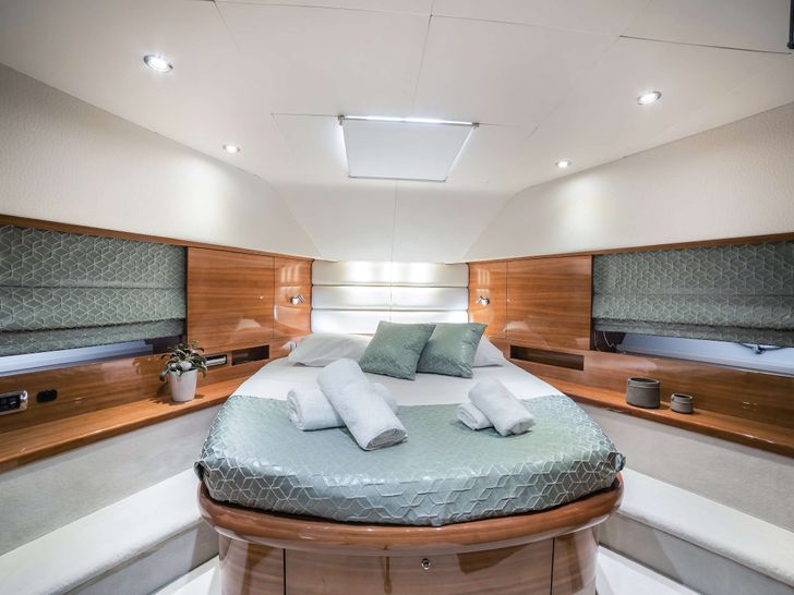 SUMMER THERAPY Aicon 67 - VIP cabin 1 SUMMER THERAPY Aicon 67 - VIP cabin 1