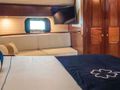 IRELANDA - Alloy Yachts 140 ft,master cabin bed