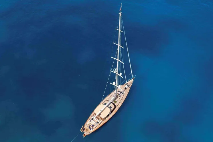 Charter Yacht ABUNDANCE - Alloy 104 - 3 Cabins - Panarea - Moorea - Tahiti - French Polynesia