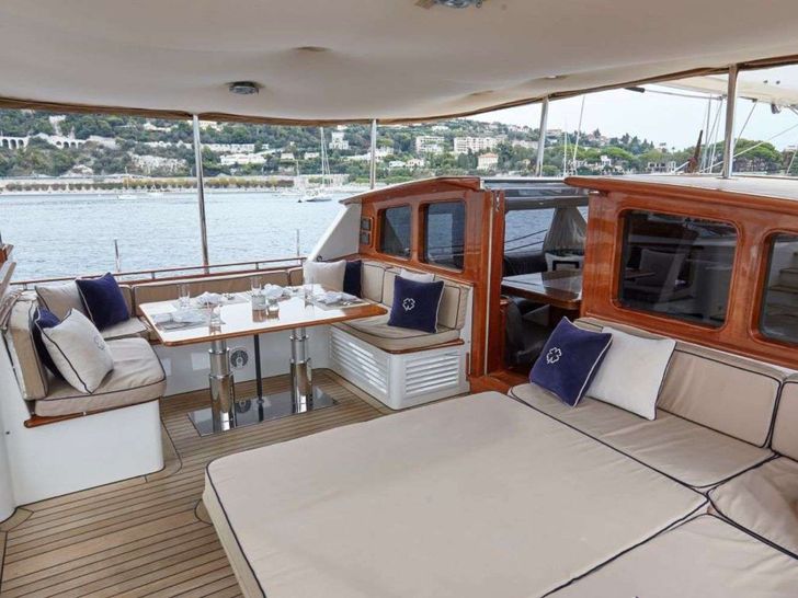 ABUNDANCE Alloy 104 - upper deck dining and bronzing area ABUNDANCE Alloy 104 - upper deck dining and bronzing area
