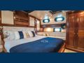 IRELANDA - Alloy Yachts 140 ft,master cabin bed