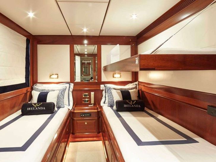 IRELANDA - Alloy Yachts 140 ft,twin cabin