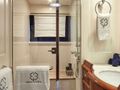 IRELANDA - Alloy Yachts 140 ft,twin cabin bathroom with vanity unit