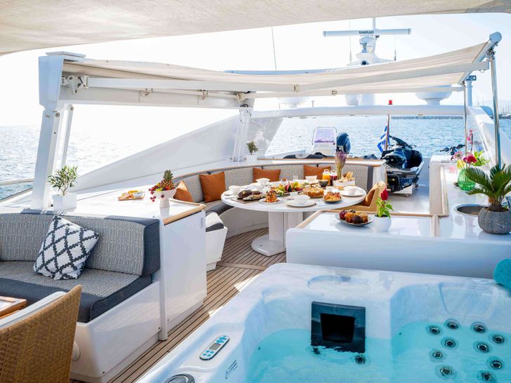 MOBIUS Cantieri di Pisa Akhir 125 - sundeck covered MOBIUS Cantieri di Pisa Akhir 125 - sundeck covered