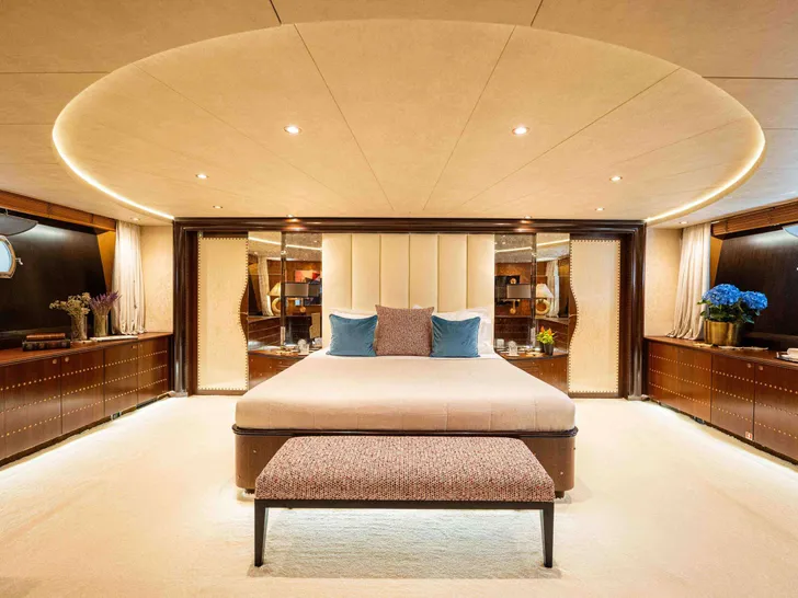 MOBIUS Cantieri di Pisa Akhir 125 - master cabin MOBIUS Cantieri di Pisa Akhir 125 - master cabin