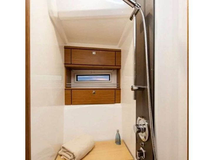KALLIRRHOE - Bavaria 55 Cruiser,master cabin bathroom KALLIRRHOE - Bavaria 55 Cruiser,master cabin bathroom