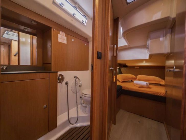 KALLIRRHOE - Bavaria 55 Cruiser,aft starboard cabin and bathroom KALLIRRHOE - Bavaria 55 Cruiser,aft starboard cabin and bathroom