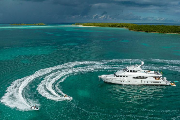 Charter Yacht B HAPPY - Hargrave 103 - 4 Cabins - Nassau - Exumas - Bahamas
