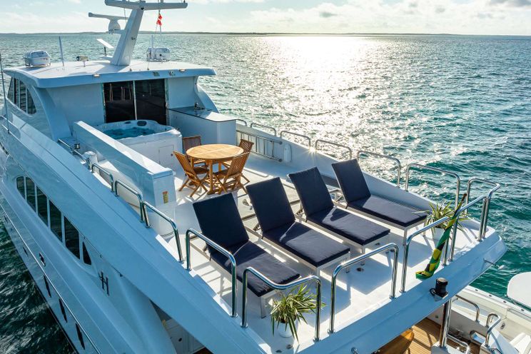 Charter Yacht B HAPPY - Hargrave 103 - 4 Cabins - Nassau - Exumas - Bahamas