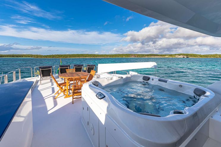 Charter Yacht B HAPPY - Hargrave 103 - 4 Cabins - Nassau - Exumas - Bahamas