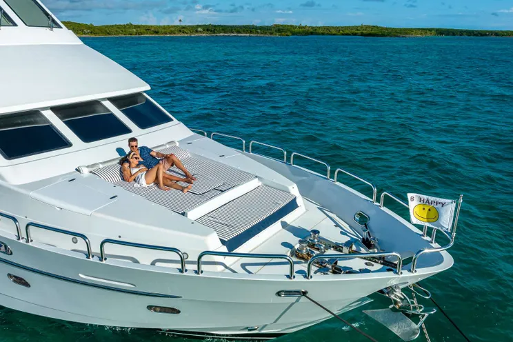 Charter Yacht B HAPPY - Hargrave 103 - 4 Cabins - Nassau - Exumas - Bahamas