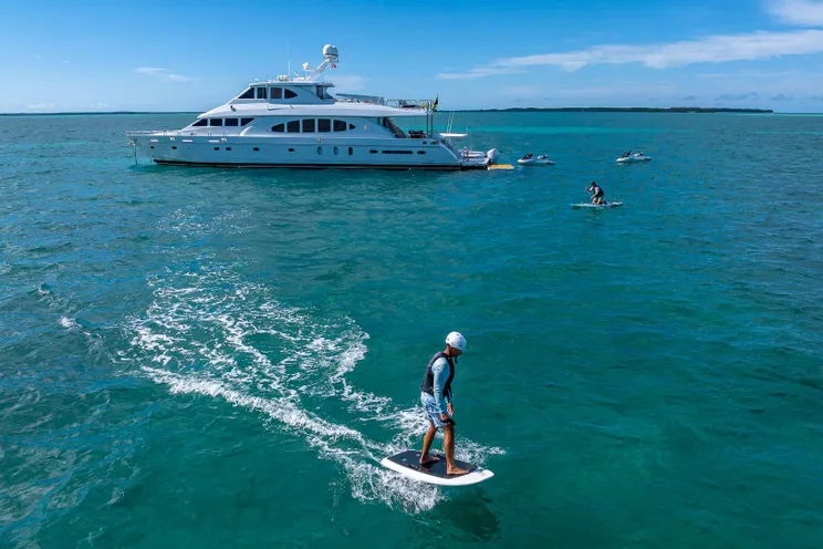 Charter Yacht B HAPPY - Hargrave 103 - 4 Cabins - Nassau - Exumas - Bahamas