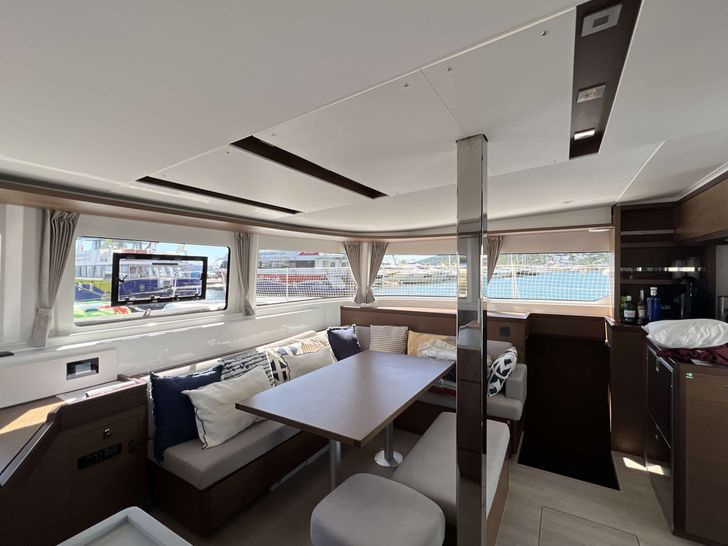 SARAMIMI(SUMMER)- Lagoon 46,main saloon SARAMIMI(SUMMER)- Lagoon 46,main saloon