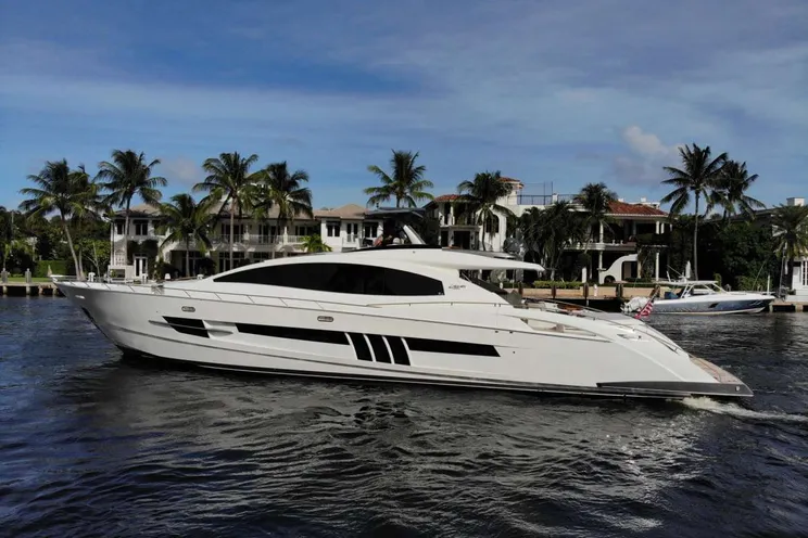 Charter Yacht NEW LIFE - Lazzara 92 - 4 Cabins - Nassau - Exumas - Bahamas