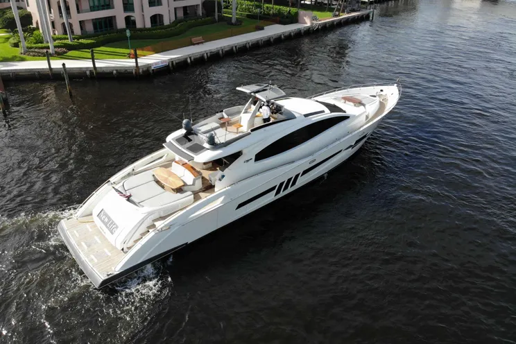 Charter Yacht NEW LIFE - Lazzara 92 - 4 Cabins - Nassau - Exumas - Bahamas