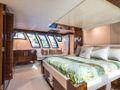 NEW LIFE - Lazzara 92,master cabin bed