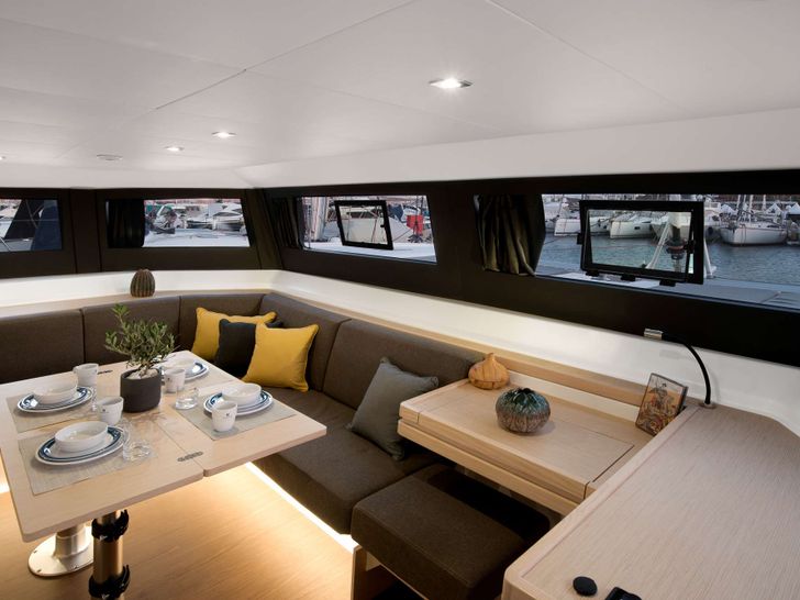 ORFEAS Dufour 48 - dining and seating area ORFEAS Dufour 48 - dining and seating area