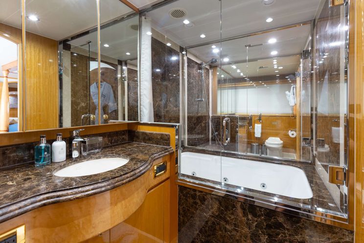 Charter Yacht VITESSE - Hargrave 100 - 4 Cabins - Nassau - Exumas - Bahamas