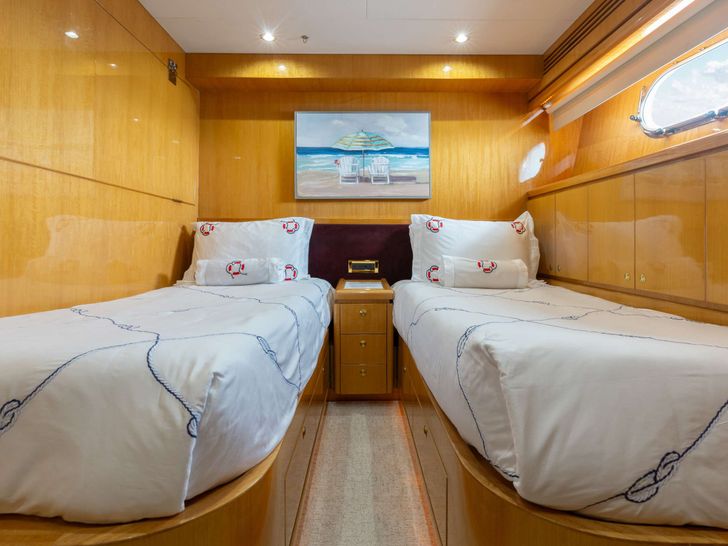 VITESSE Hargrave 100 twin cabin VITESSE Hargrave 100 twin cabin