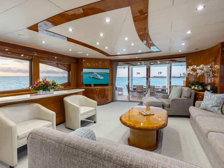 VITESSE Hargrave 100 main saloon wide shot VITESSE Hargrave 100 main saloon wide shot