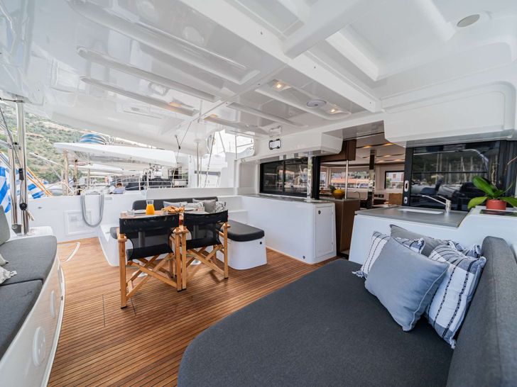 LINO Lagoon 46 - aft deck LINO Lagoon 46 - aft deck