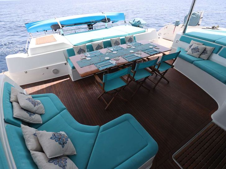LIR Fountaine Pajot Victoria 67 - Aft deck LIR Fountaine Pajot Victoria 67 - Aft deck