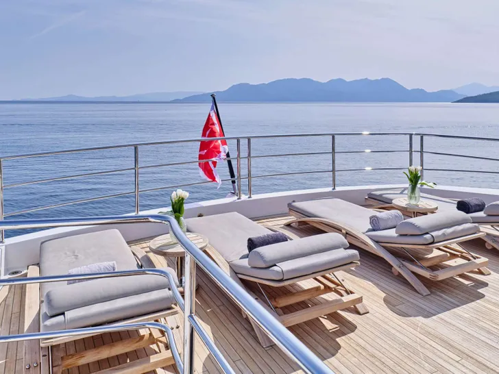 AQUA LIBRA Sunseeker 131 - sundeck aft AQUA LIBRA Sunseeker 131 - sundeck aft